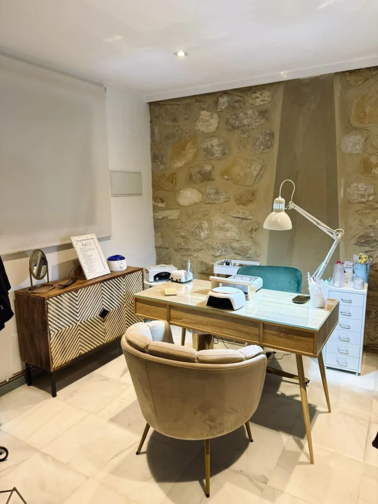 Espacio de manicura en Noestyle Baeza